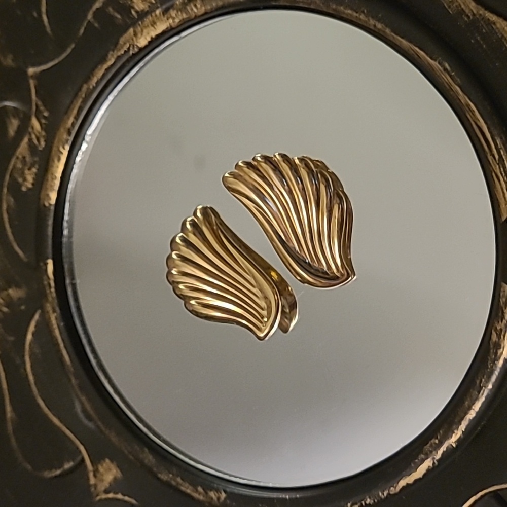 Gold Wing Vintage Studs